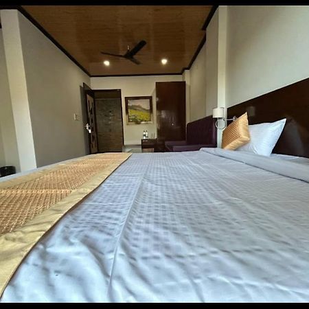 מוסורי Hotel 7 Heavens מראה חיצוני תמונה